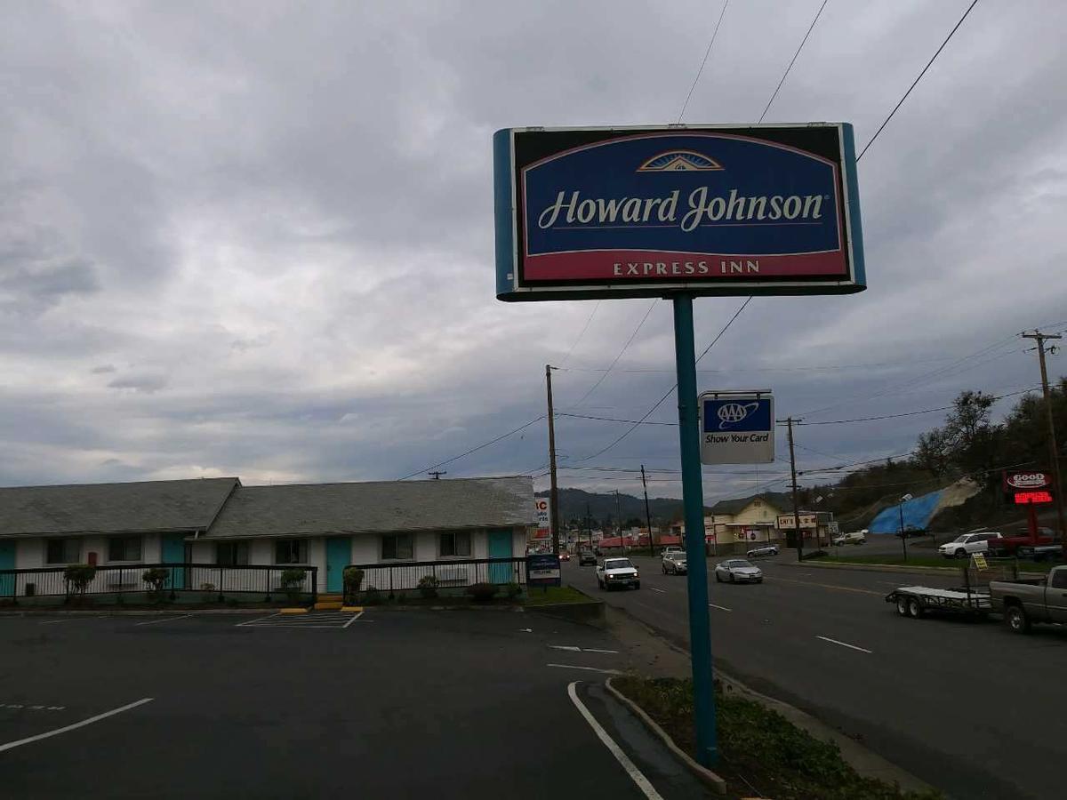Howard Johnson By Wyndham Roseburg Eksteriør billede
