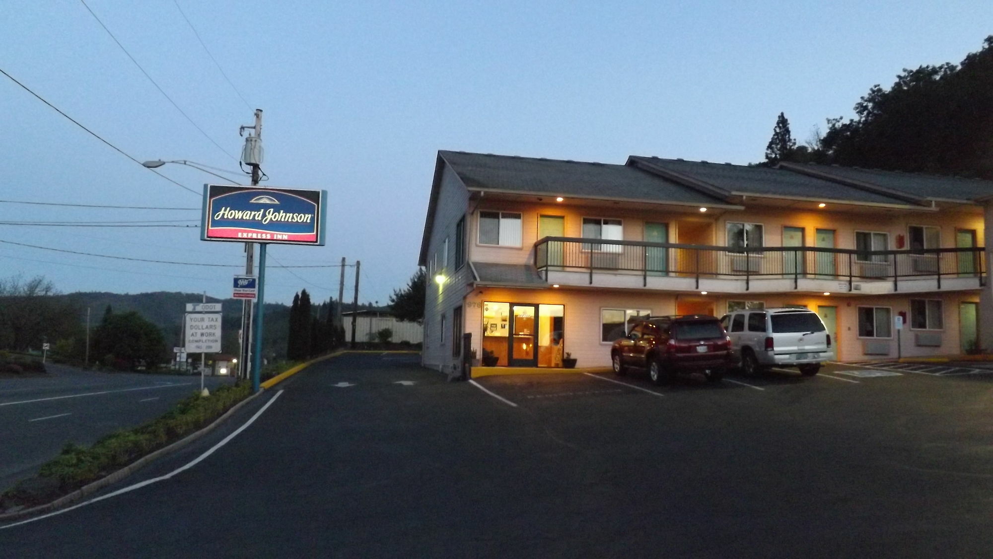 Howard Johnson By Wyndham Roseburg Eksteriør billede
